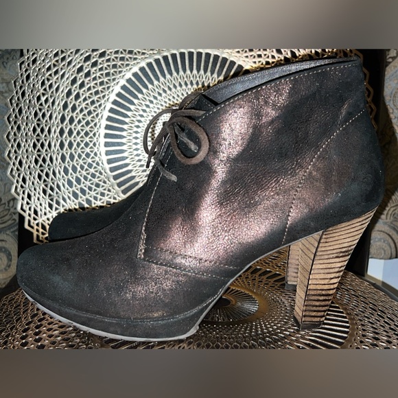 Paul Green Dark Purple Lace-Up Boots - Picture 4 of 9